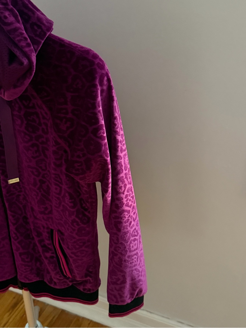 Roberto Cavalli Velour Leopard Print Zip Hoodie – Like New - Picture 4 of 9